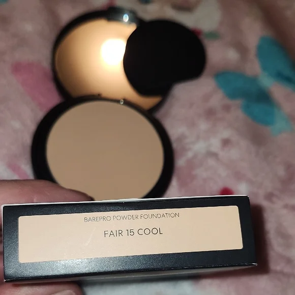 bareMinerals BAREPRO Matte Black Compact - Picture 3 of 7